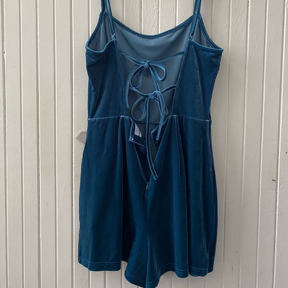 Blue velvet romper - Picture 2 of 2